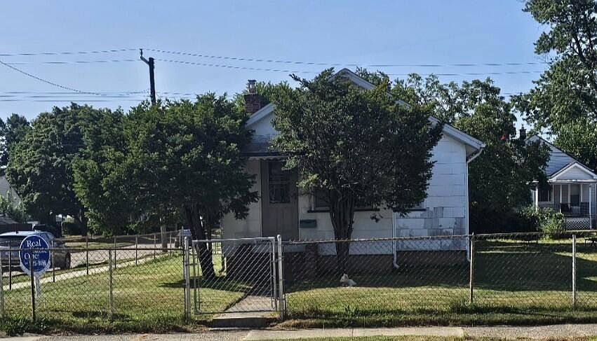 1st image of 305 Chestnut Ave