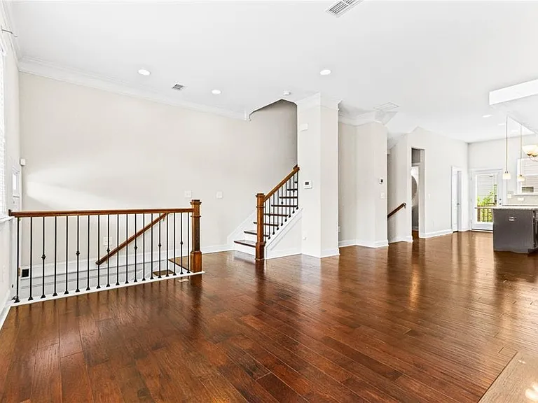 4475 Donahue Ave — Photo 2