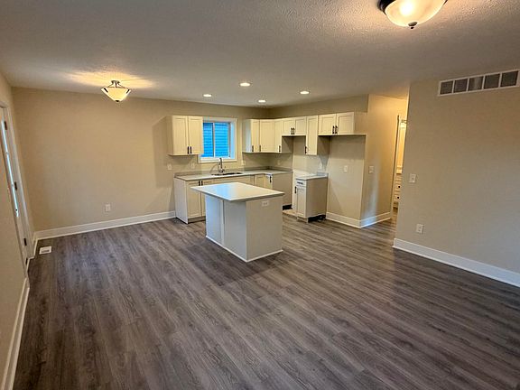 5th image of 438 E Isabella Ave