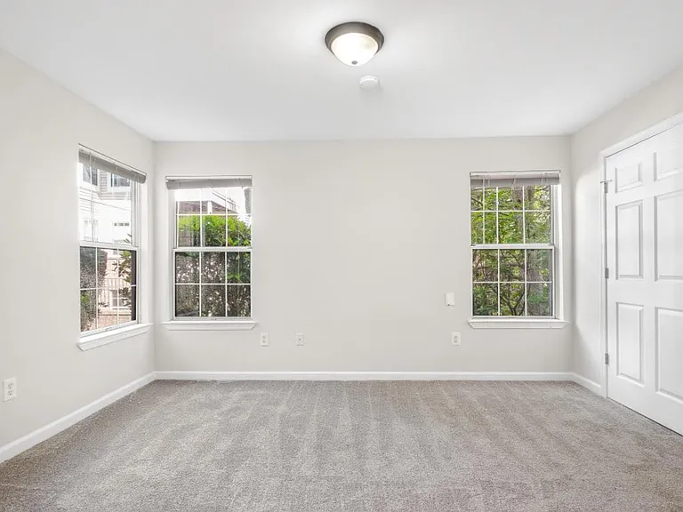 919 Hillside Lake Ter #310 — Photo 11