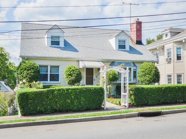 705 Midland Ave, Yonkers, NY 10704