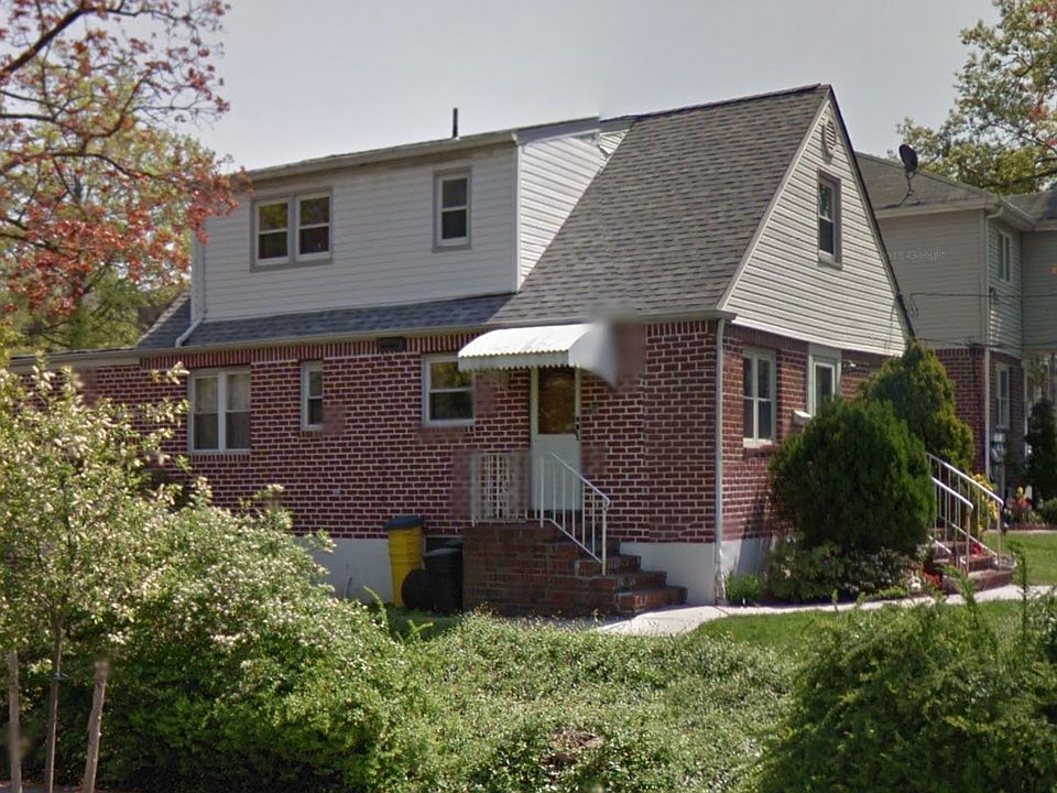 2nd image of 103 W Edsall Blvd