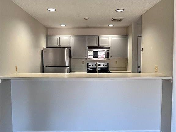 5th image of 3524 W Shore Rd APT 807