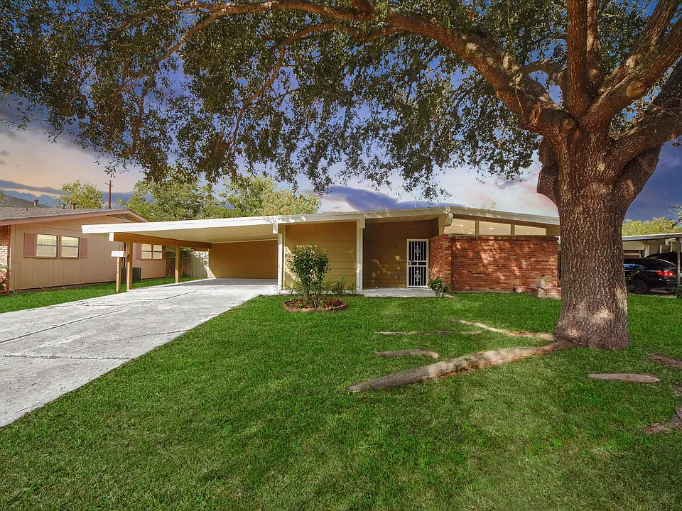 5326 Heatherbrook Dr