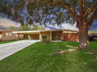 5326 Heatherbrook Dr, Houston, TX 77045