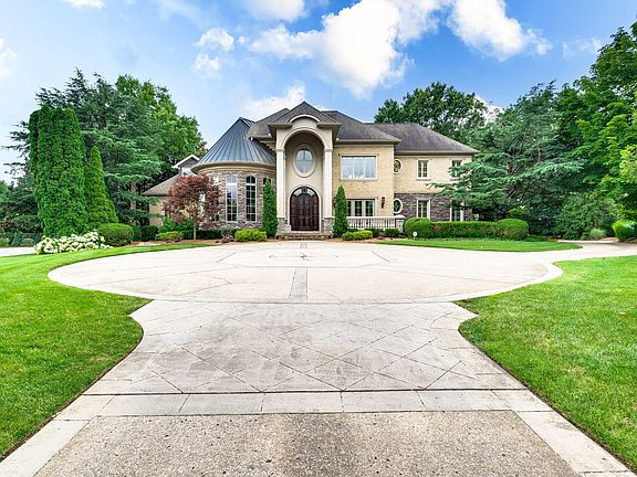 3rd image of 5107 Yale Ct