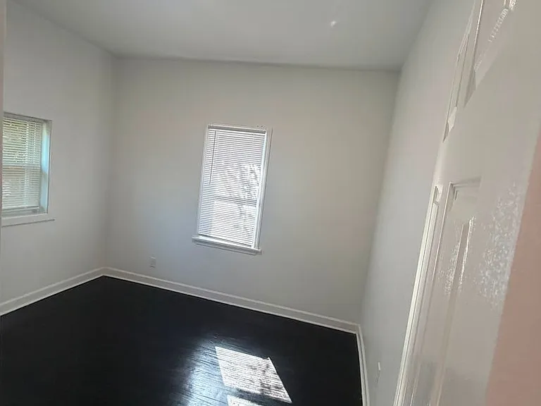 2435 Diamond Ave — Photo 24