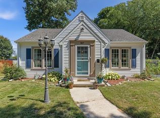827 N 12th St, Manitowoc, WI 54220