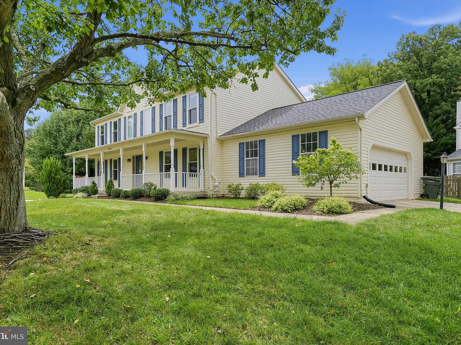 5 bed, 3.5 bath, 3255 sqft, $4,500 — Photo 2
