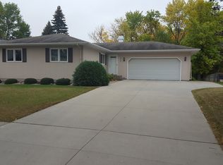 3033 14th Ave S, Moorhead, MN 56560