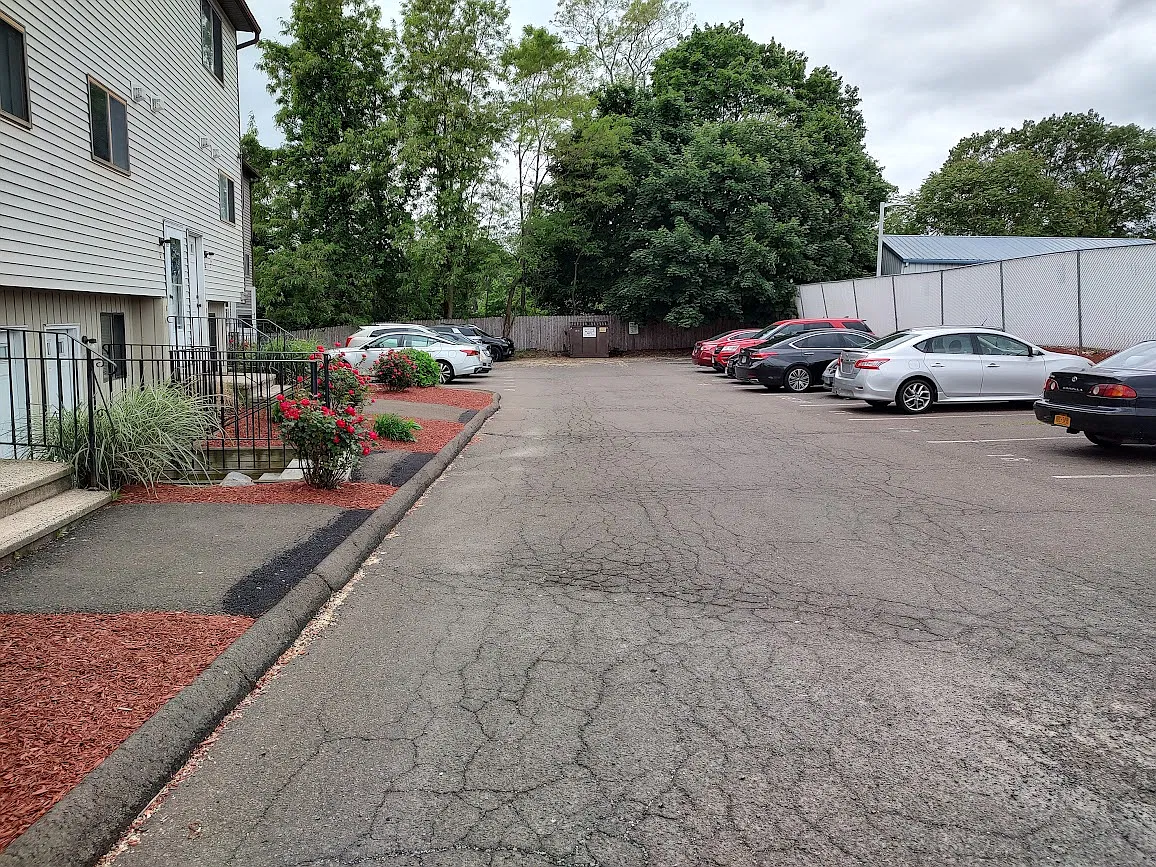 2 bed, 860 sqft, $2,000 — Photo 2