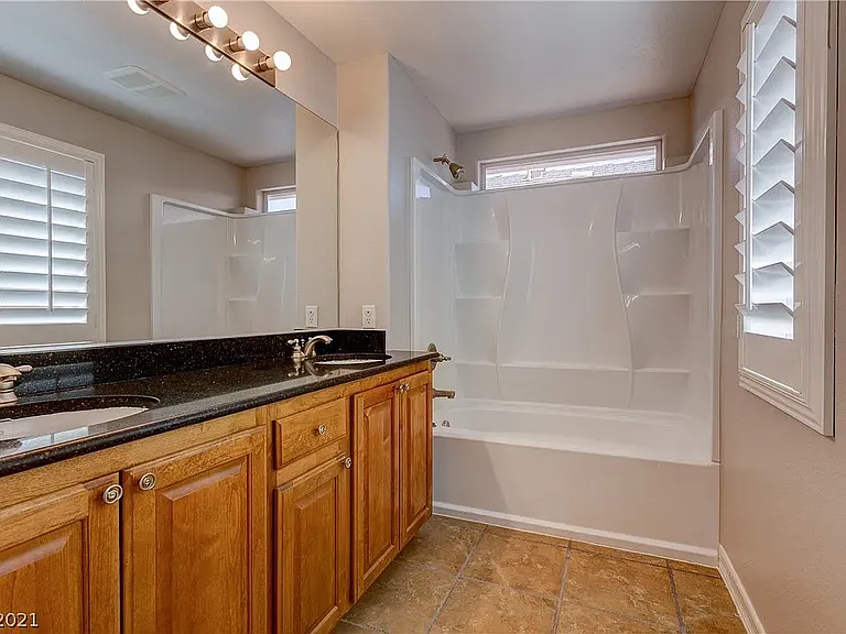 2677 Begonia Valley Ave — Photo 24