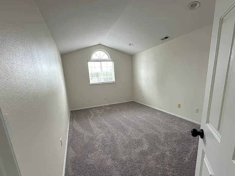 7602 NE 52nd St — Photo 12