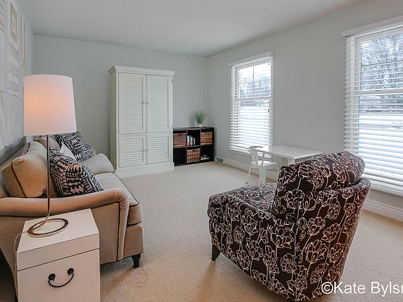 3rd image of 2531 Pinesboro Dr NE