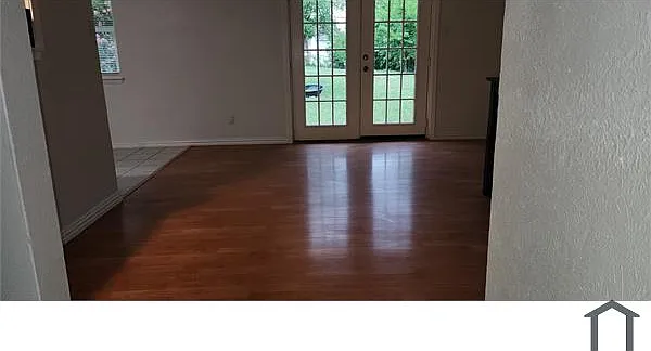 4261 Robertson Dr — Photo 16
