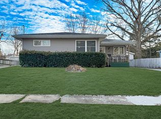 831 E Wyandotte St, Freeport, IL 61032