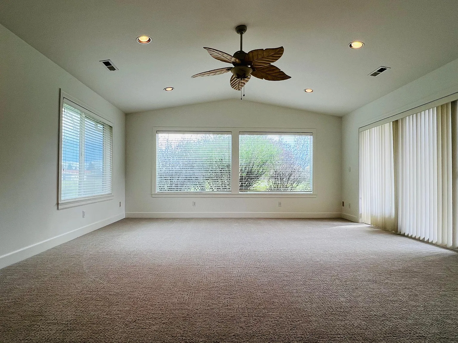 1117 NW Westridge St — Photo 4