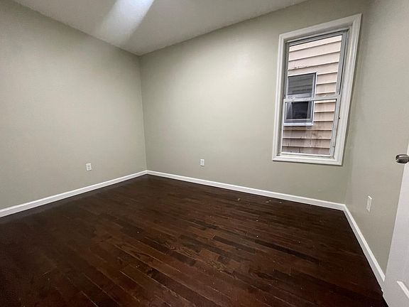 4th image of 270 Chadwick Ave #1