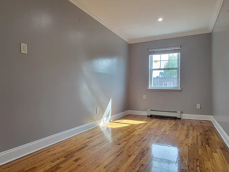2076 E 55th St #3 — Photo 14