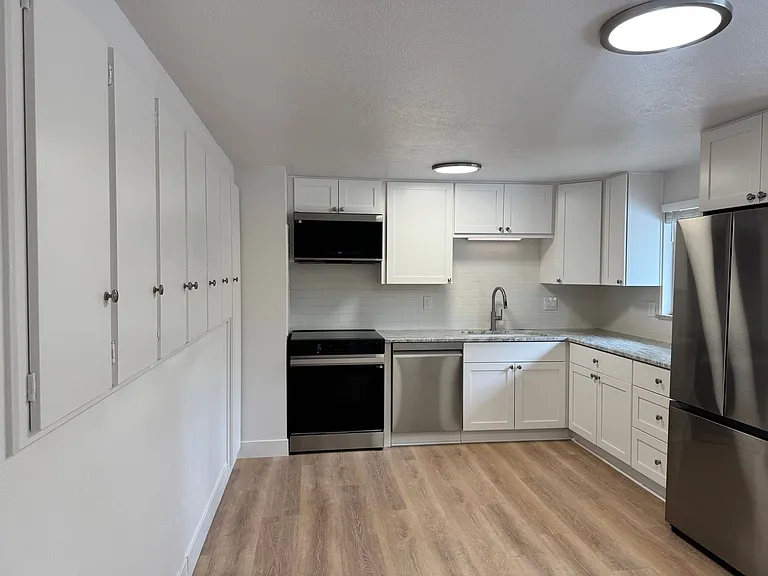 1505 Linden Ave — Photo 1