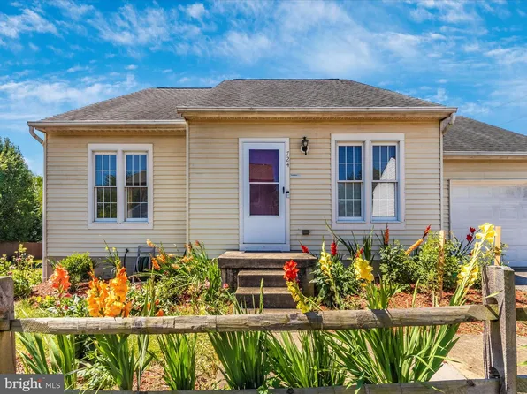 724 Sunnyfield Ln, Baltimore, MD 21225