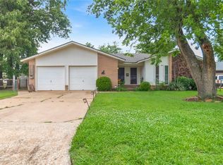 4304 Suntane Cir, Del City, OK 73115