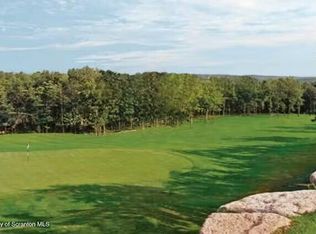 6 Iroquois Cir, Hazleton, PA 18202