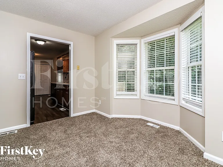 82 Broadlands Dr — Photo 7