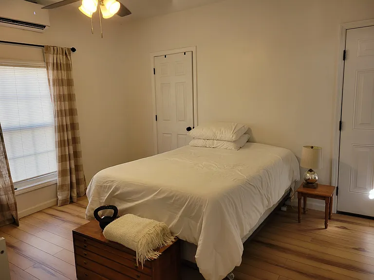 1231 Callaway St — Photo 6