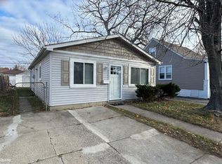 22417 Maxine St, Saint Clair Shores, MI 48080