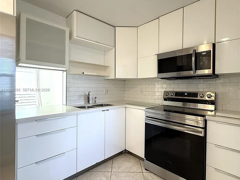 300 NE 14th Ave #307 — Photo 4
