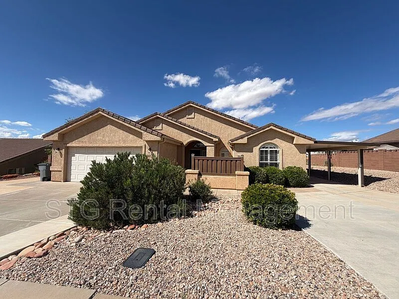 923 N Rolling Hills Rd