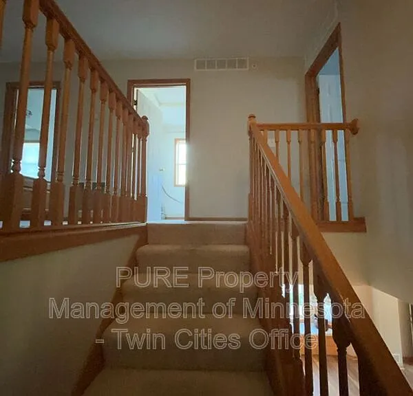 1033 Traditions Ct — Photo 8