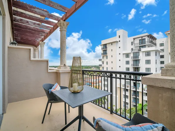 Royal Palm Apartments