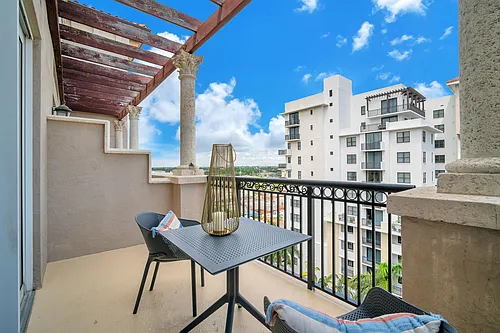 Royal Palm Apartments Photo 1