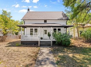 811 SW 4th St, Grants Pass, OR 97526