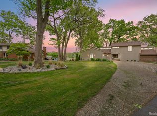 343 Shotwell Ct, White Lake, MI