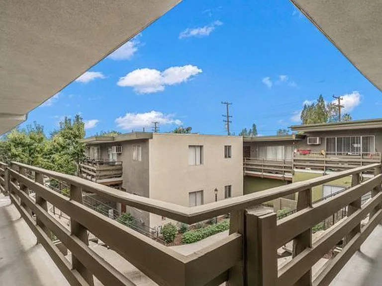 1345 N San Gabriel Ave — Photo 14