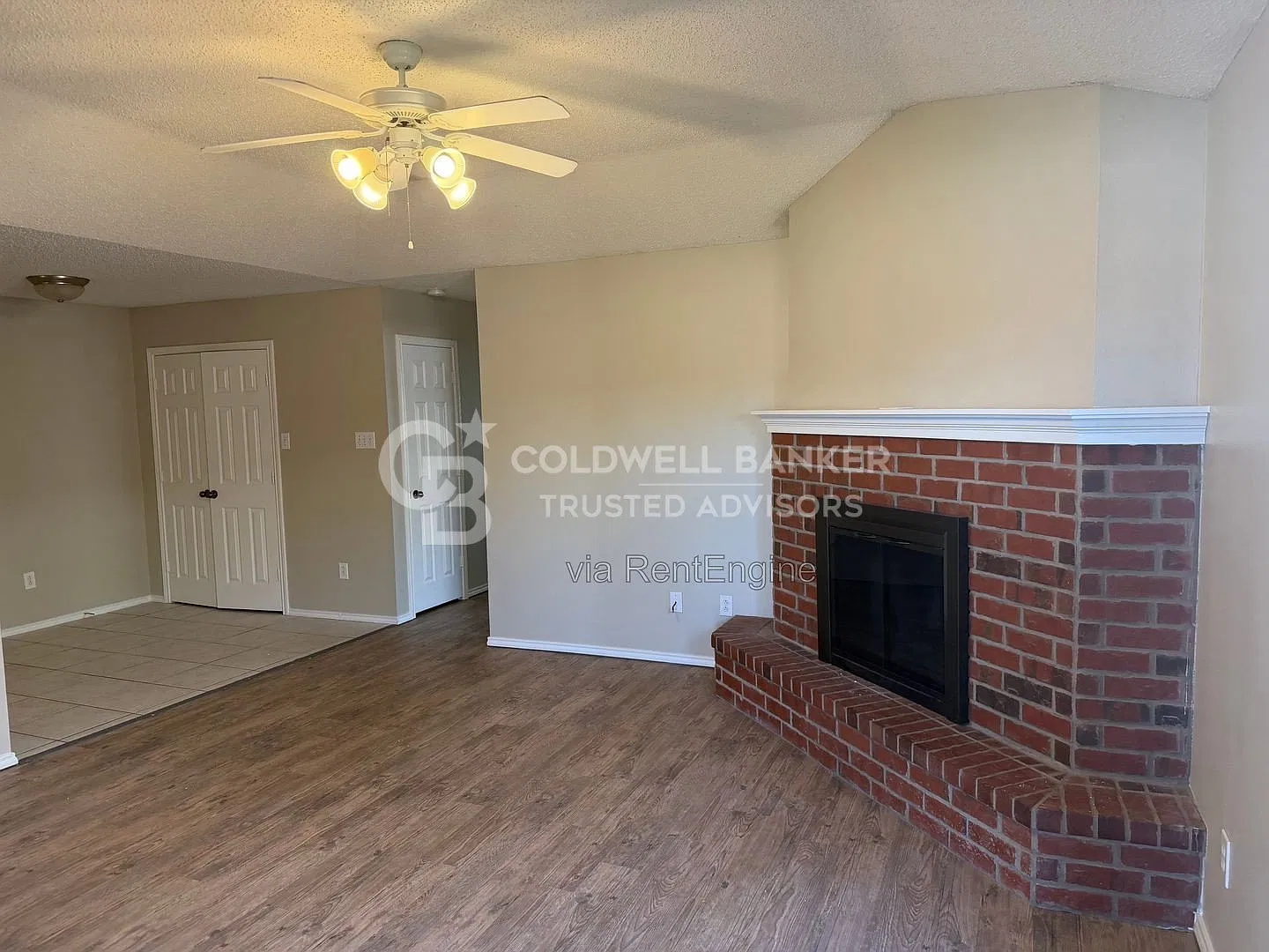 2 bed, 2.0 bath, 1126 sqft, $1,075 — Photo 3