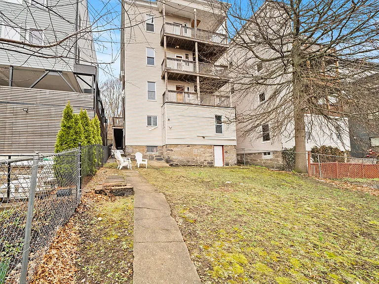 50 Fisher Ave #11 — Photo 15