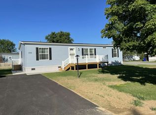 384 Birchwood Dr, Lockport, NY 14094