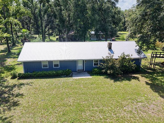 5th image of 144 NW Orbison Dr