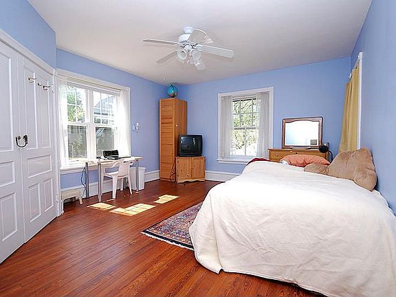 2nd image of 423 W Stafford St