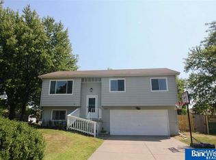 3130 NW 6th St, Lincoln, NE 68521