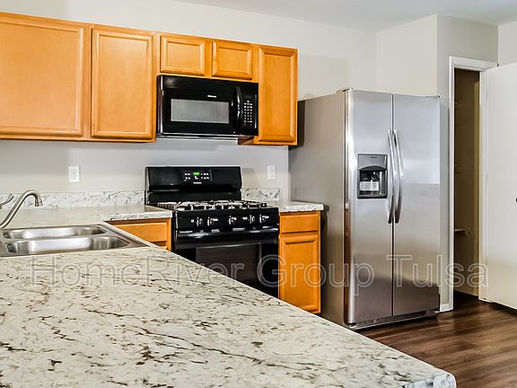 5th image of 1505 N 31st St