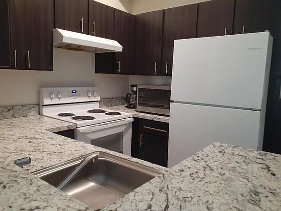 2nd image of 911 Lyons Rd APT 2207