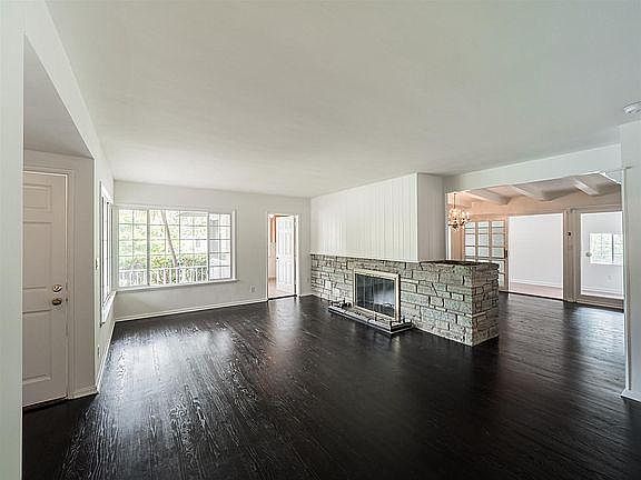 3rd image of 168000 Bollinger Dr