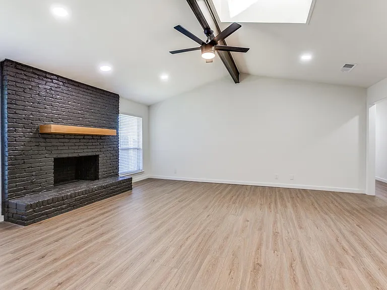 2822 Clear Springs Dr — Photo 5