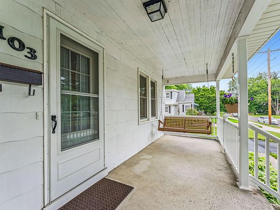 3rd image of 103 Parkview Ave