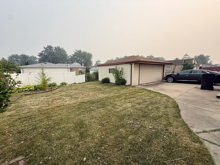 20380 Garden Ct — Photo 25